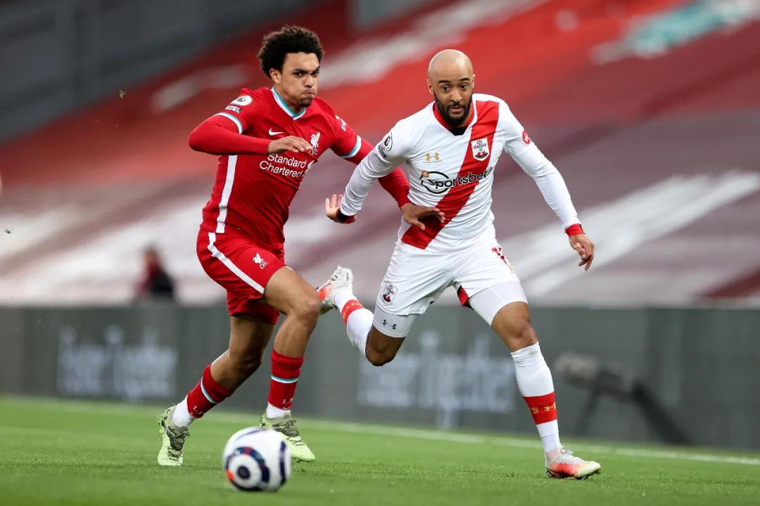 أعظم 10 لاعبين في تاريخ الدوري الإيطاليمن مارادونا إلى ماديني
