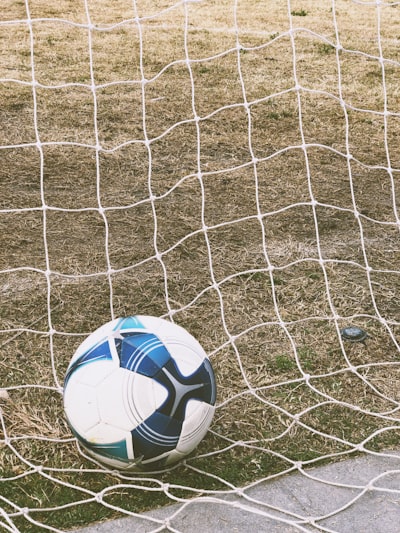 أوناى إيمري عازم على كسر الحواجز مع أستون فيلا في دوري الأبطال